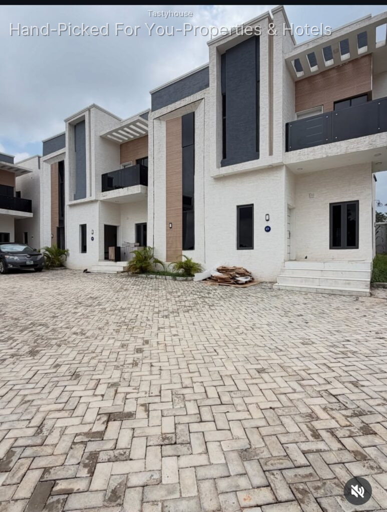 4 Bedroom Terrace Duplex