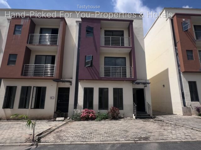 4bedroom Terrace duplex with a maid room (Conner unit)