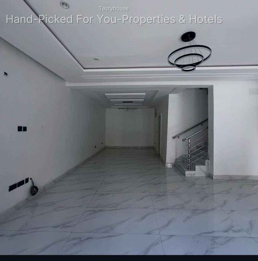 4bedroom Terrace duplex with a maid room (Conner unit)