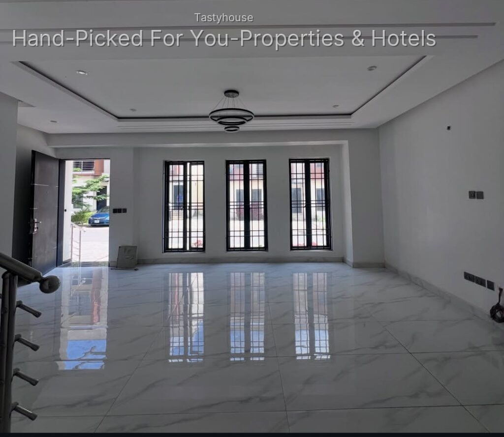 4bedroom Terrace duplex with a maid room (Conner unit)