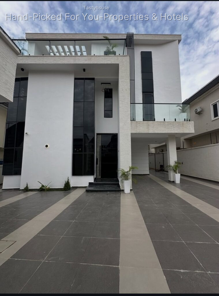 6 Bedroom Detached Duplex + Boys Quarters