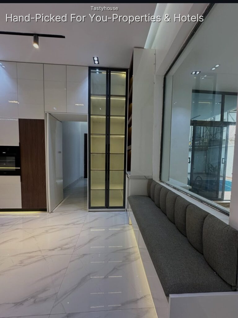 6 Bedroom Detached Duplex + Boys Quarters