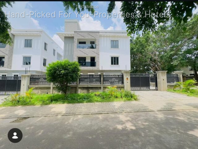 5 BEDROOM DETACHED DUPLEX + BQ
