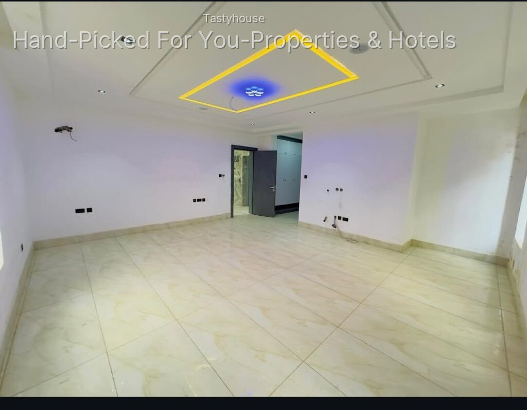 5 BEDROOM DETACHED DUPLEX + BQ