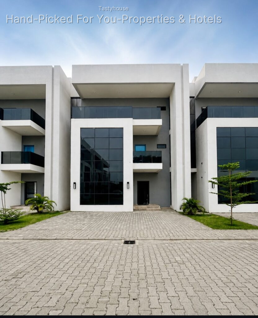 5-BEDROOM SEMI-DETACHED DUPLEX