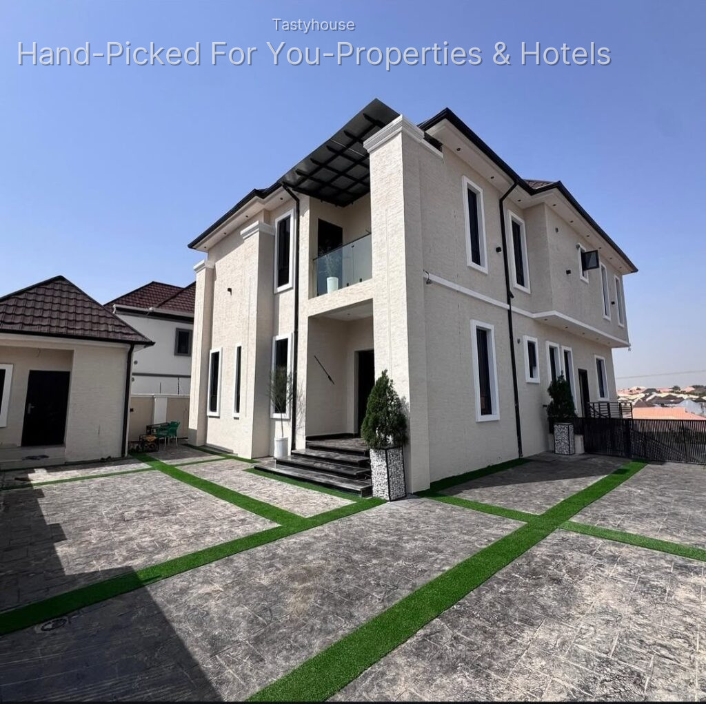 4 Bedroom Detached Duplex + 1-Bedroom