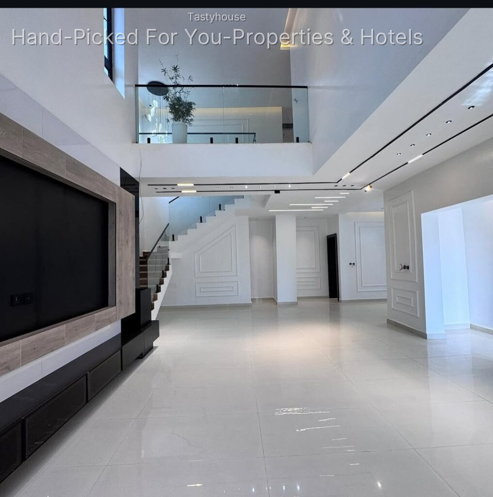4 Bedroom Detached Duplex + 1-Bedroom