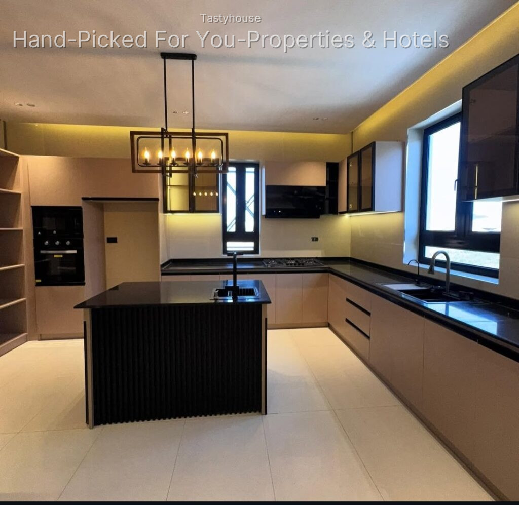 4 Bedroom Detached Duplex + 1-Bedroom