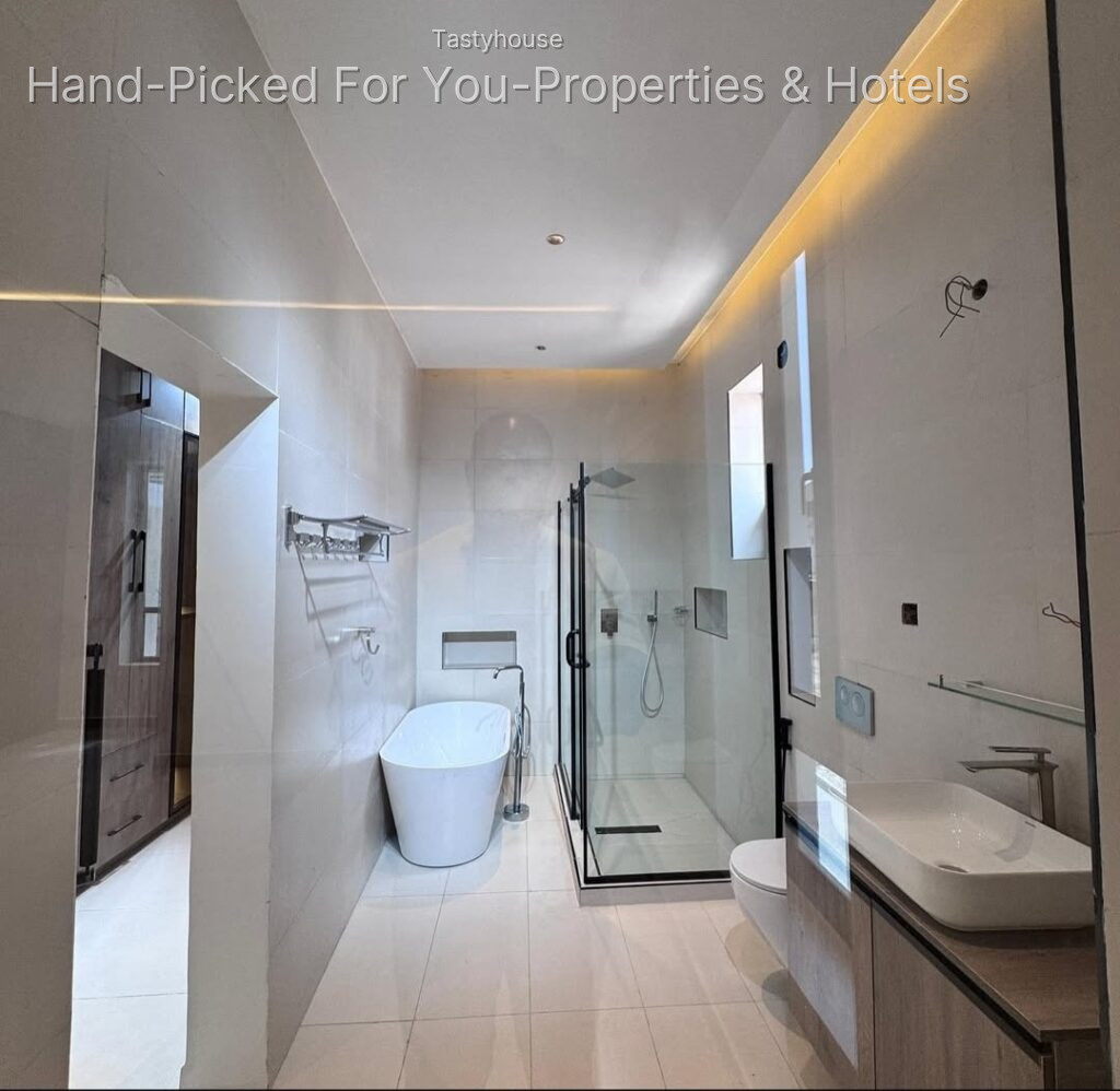 4 Bedroom Detached Duplex + 1-Bedroom
