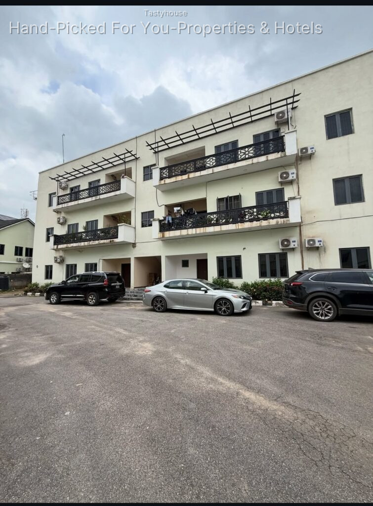 Spacious 3 bedroom flat with installed ACs
