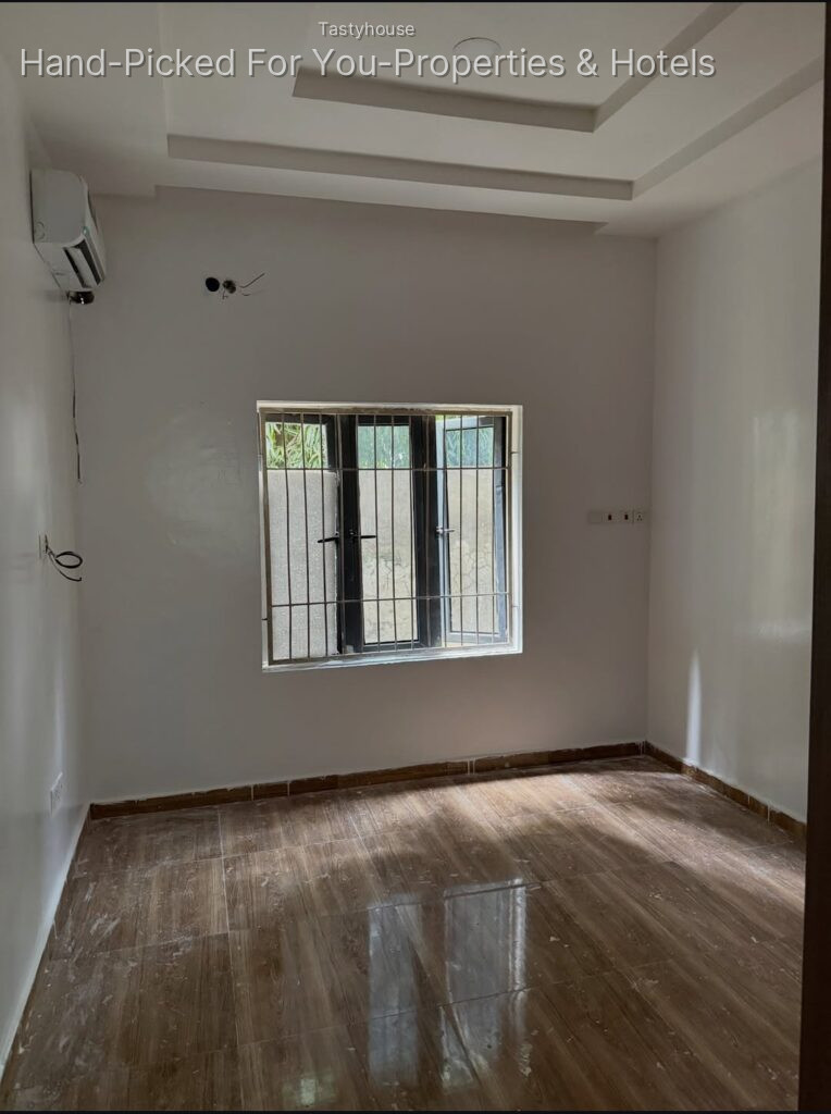 Spacious 3 bedroom flat with installed ACs