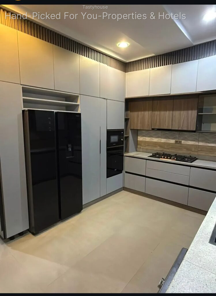 4 bedroom fully detached duplex with 3 rooms BQ