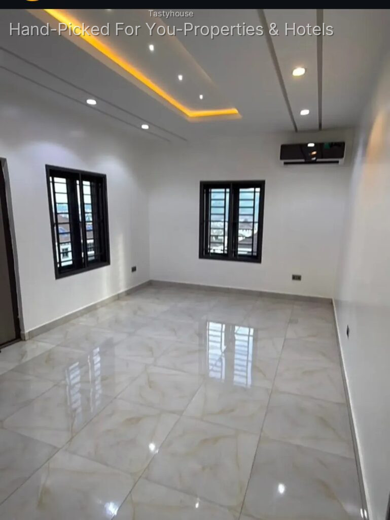 4 bedroom fully detached duplex with 3 rooms BQ