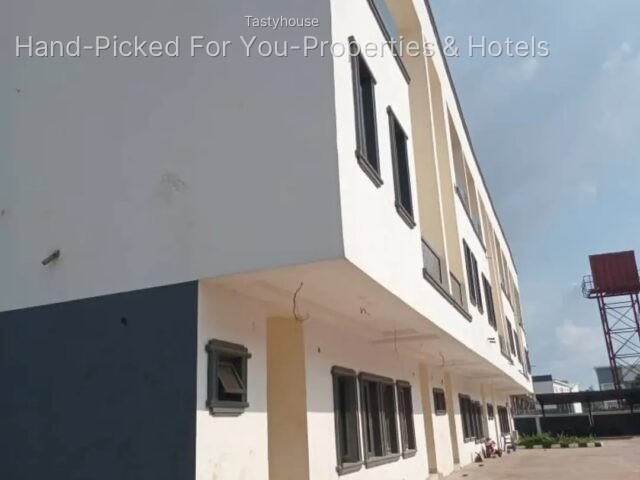 STANDARD 3 UNITS TERRACE FOUR(4) BEDROOMS DUPLEX WITH BQ
