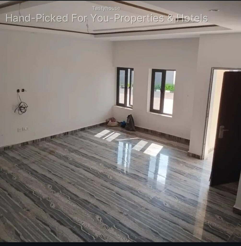 STANDARD 3 UNITS TERRACE FOUR(4) BEDROOMS DUPLEX WITH BQ