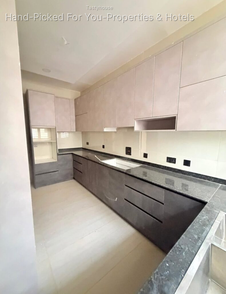 5Bedroom Penthouse Terrace Duplex with Bq