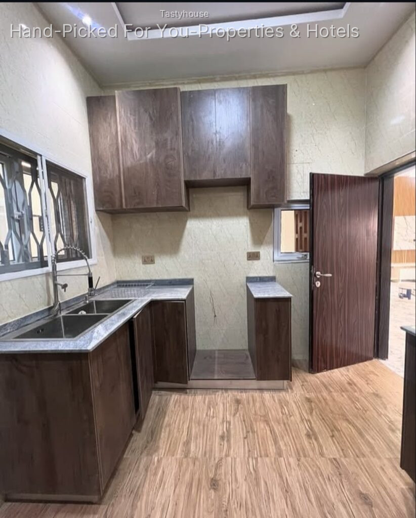 4Bedroom Detached Duplex 1room bQ
