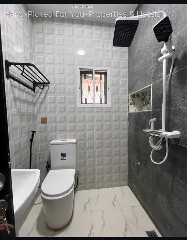 4Bedroom Detached Duplex 1room bQ