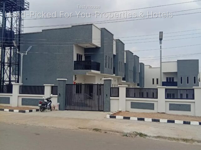 Newly Built Modern 2 Bedroom Terraced Duplex