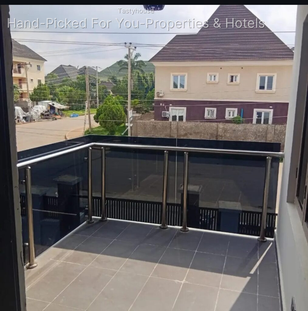 Newly Built Modern 2 Bedroom Terraced Duplex