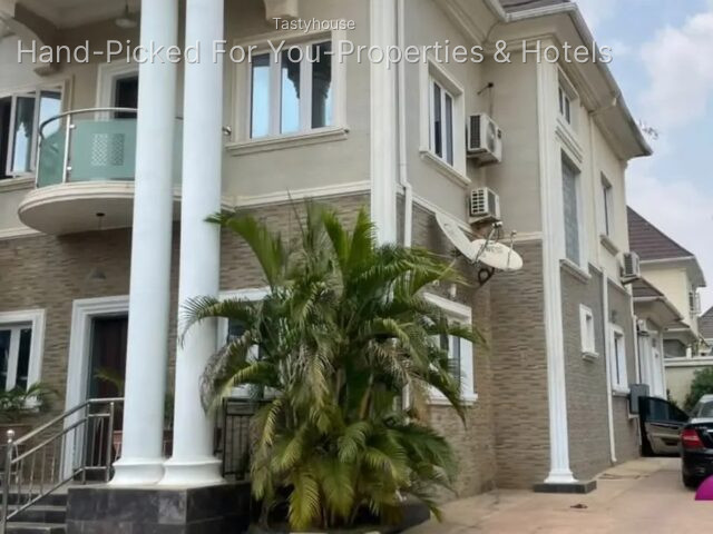 4 Bedroom fully detached duplex with BQ
