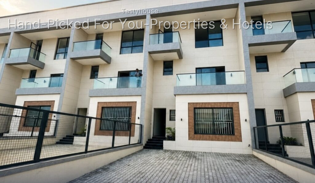 PREMIUM 5 BEDROOM TOWNHOUSE + BQ