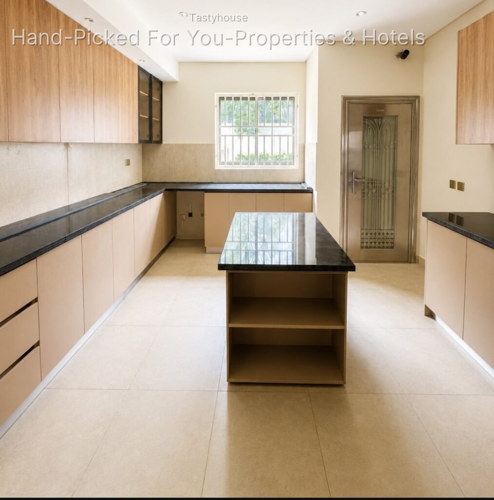 PREMIUM 5 BEDROOM TOWNHOUSE + BQ