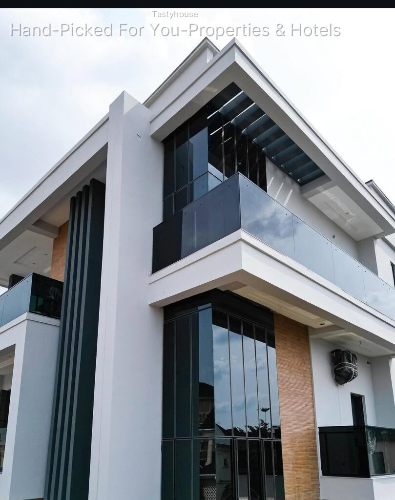 6 Bedroom Fully Detached Duplex