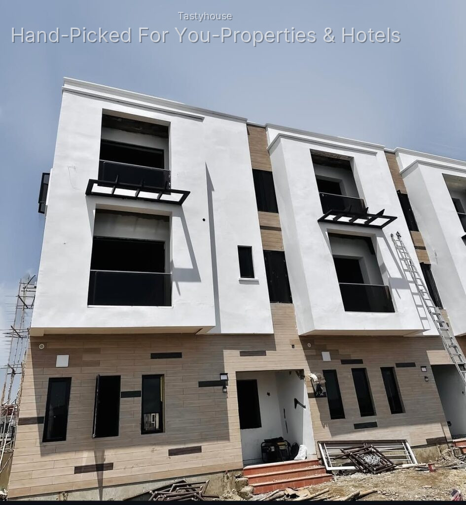 4 bedroom Terrace Duplex