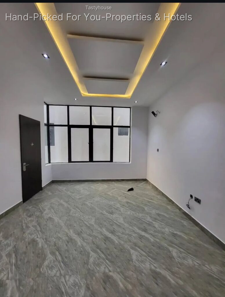 Newly built luxury 4 bedrooms detached duplex