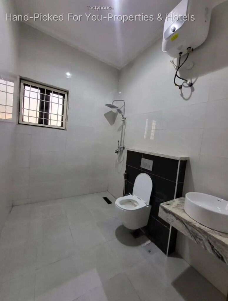 Newly built luxury 4 bedrooms detached duplex