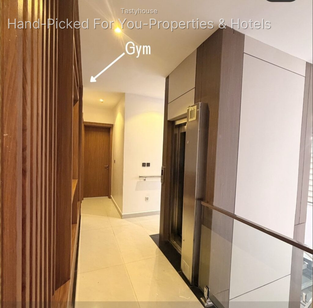 6 bedroom detached duplex + BQ