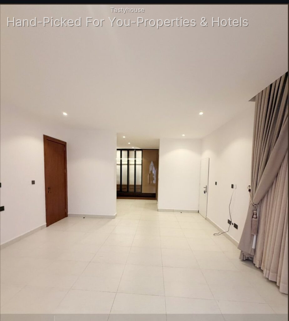 6 bedroom detached duplex + BQ