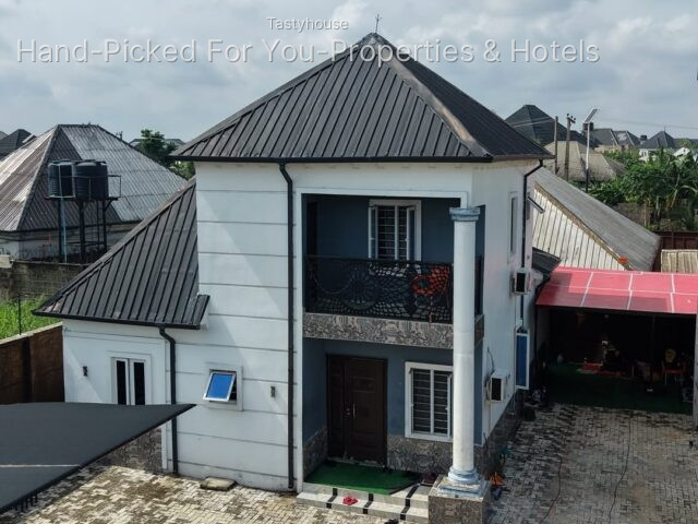 3 BEDROOM PENT-HOME