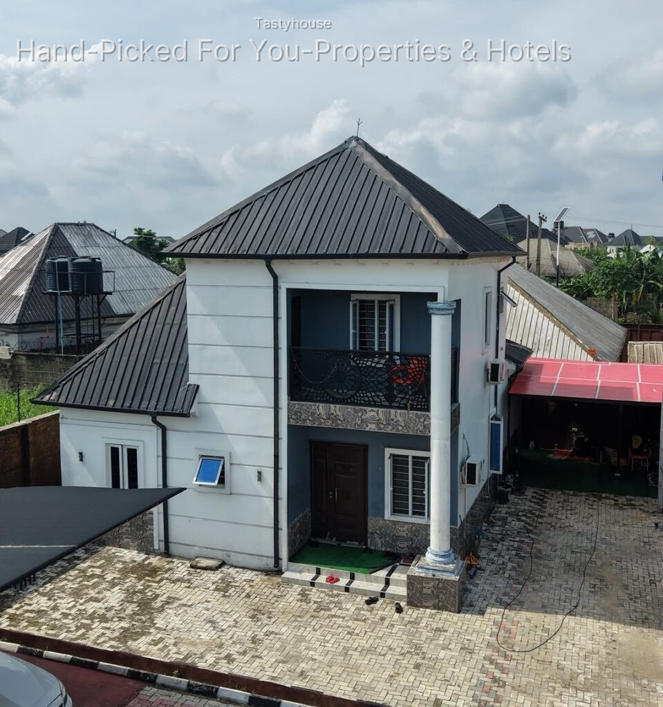 3 BEDROOM PENT-HOME