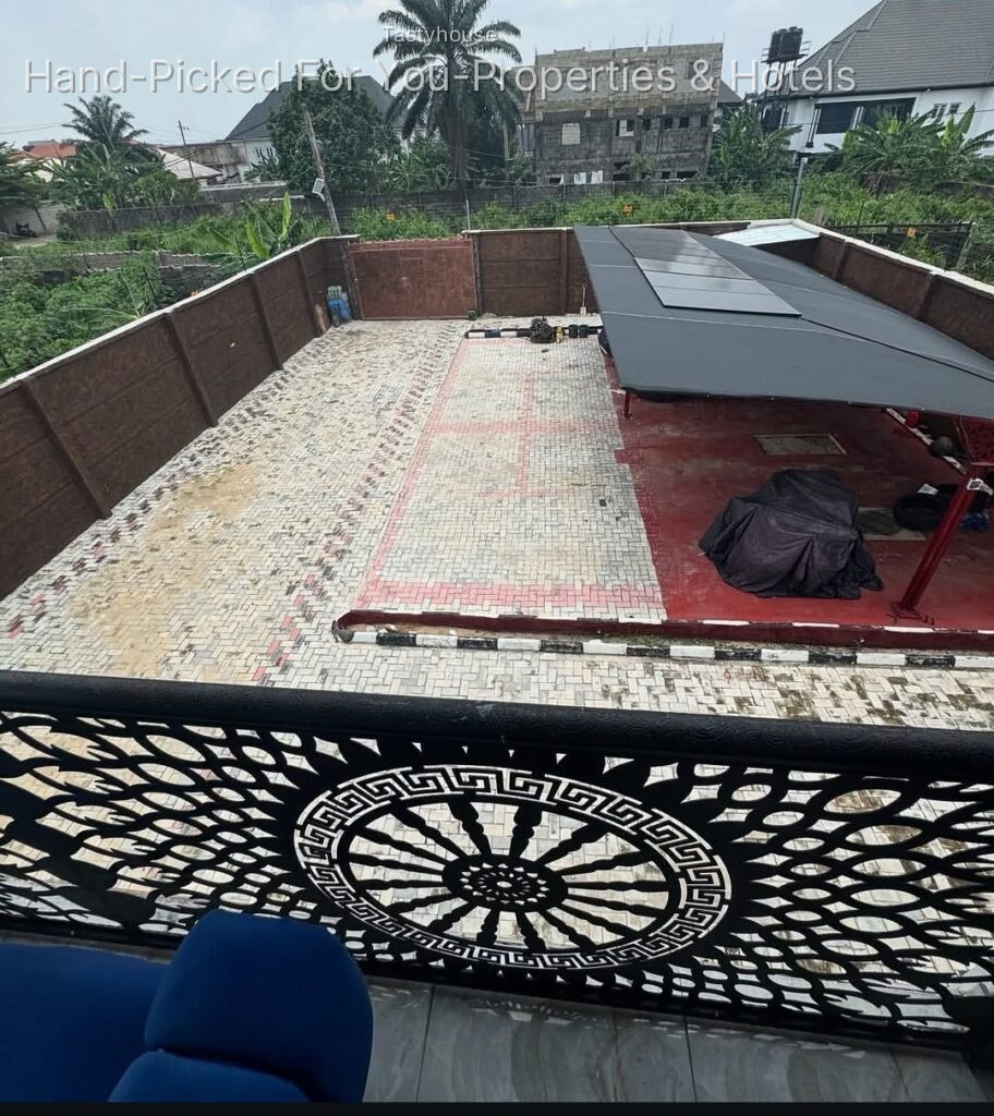 3 BEDROOM PENT-HOME
