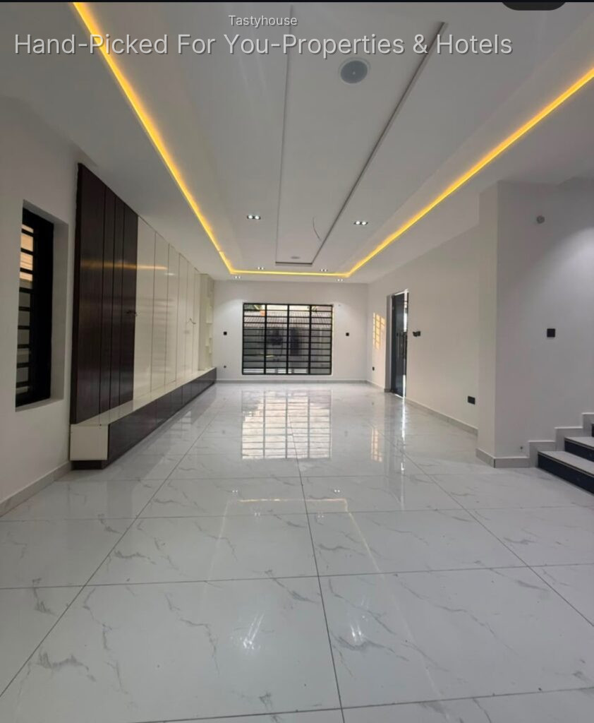 Furnished Contemporary 4Bedroom