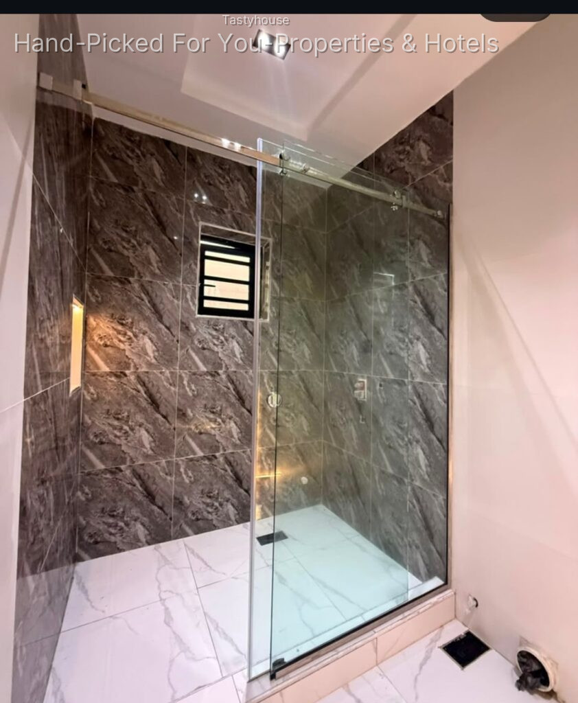 Furnished Contemporary 4Bedroom