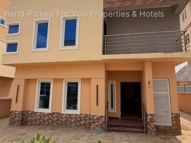 4 bedrooms fully detached duplex with bq