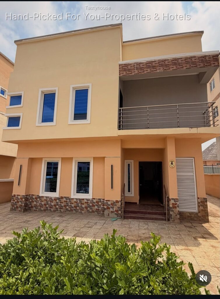 4 bedrooms fully detached duplex with bq