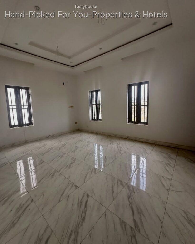 Luxury 4-Bedroom Detached Duplex with BQ