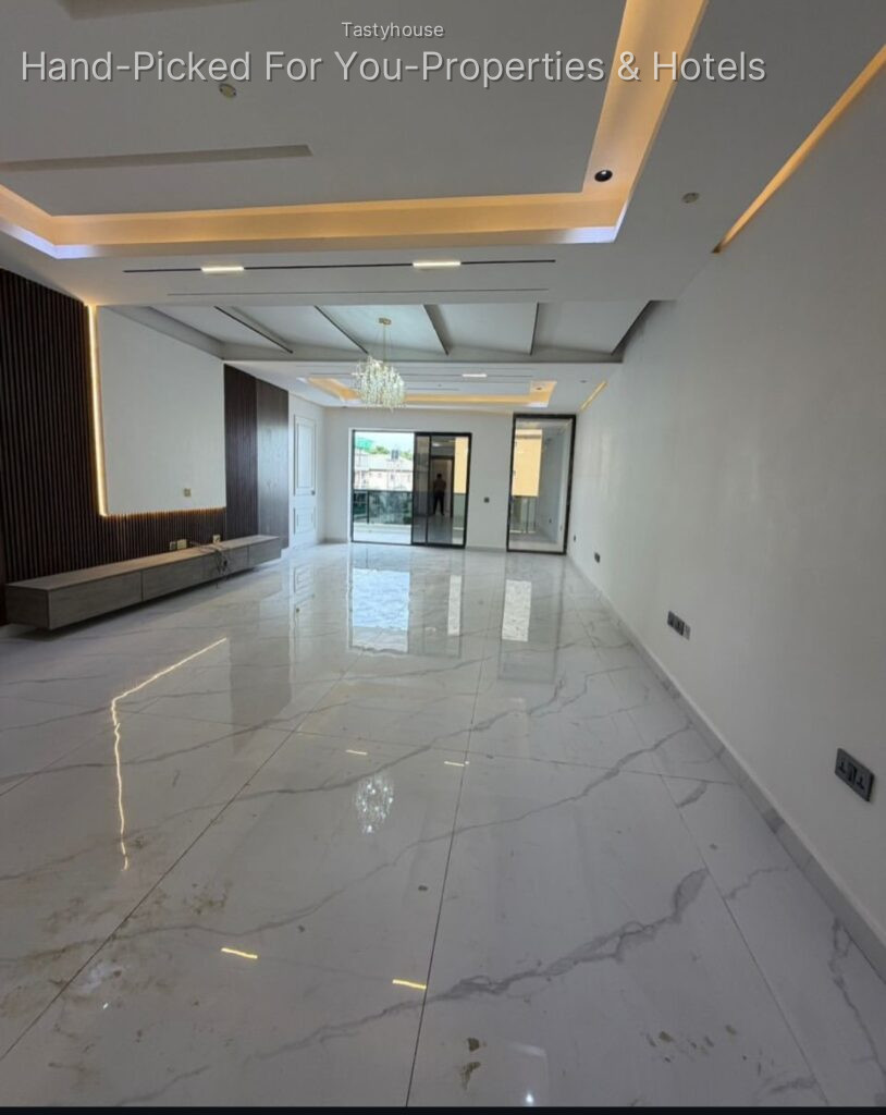 prol 4 BEDROOMS SEMI DETACHED DUPLEX WITH A ROOM BQ