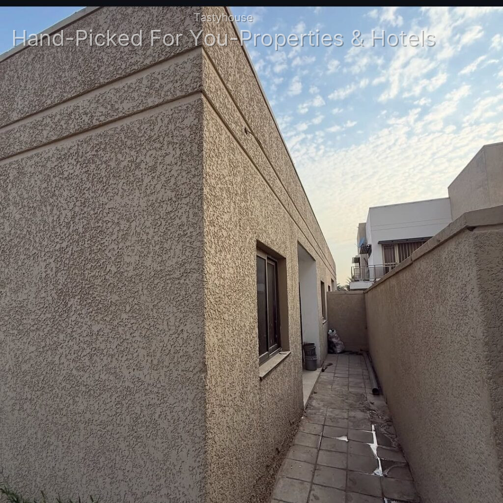 LUXURY 4 BEDROOM FULLY DETACHED DUPLEX + 2 BQ