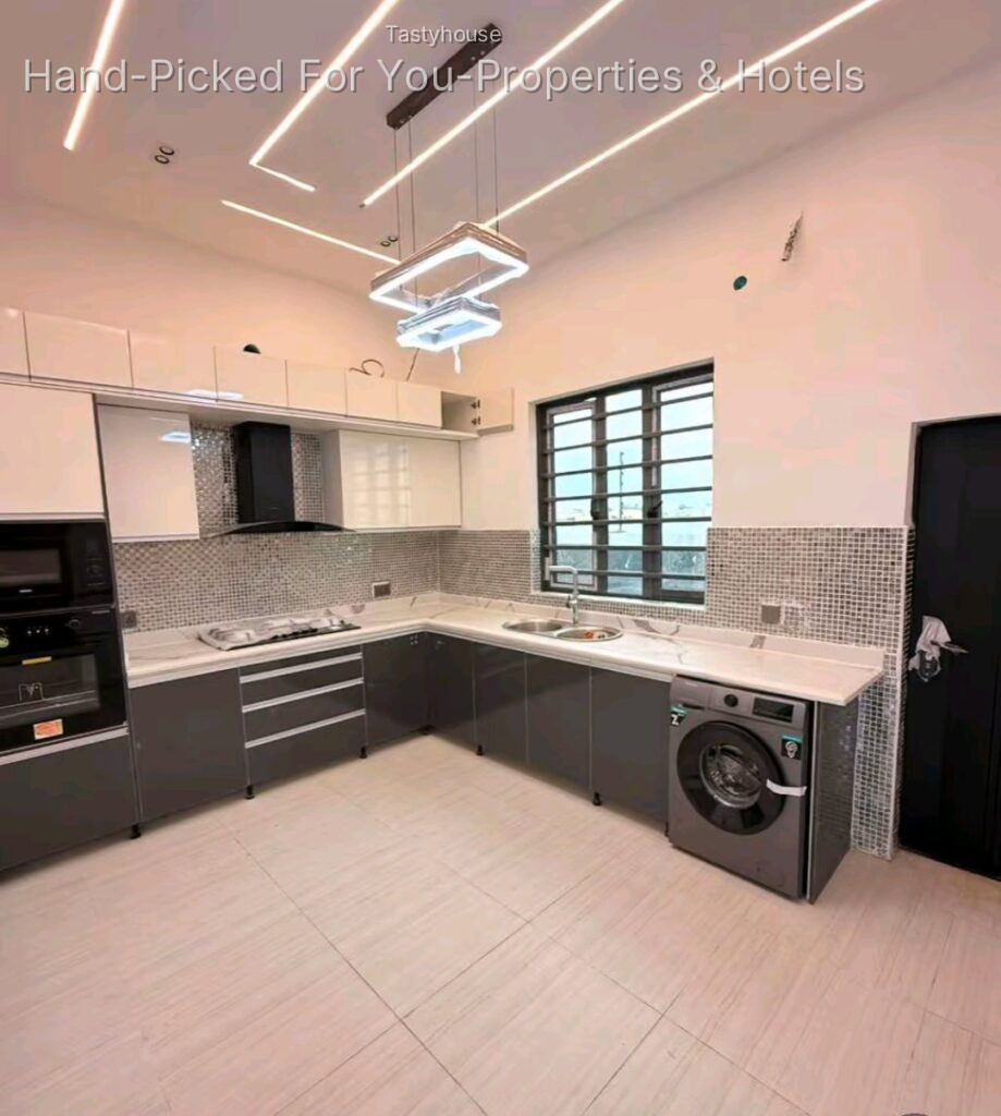 4-BEDROOM