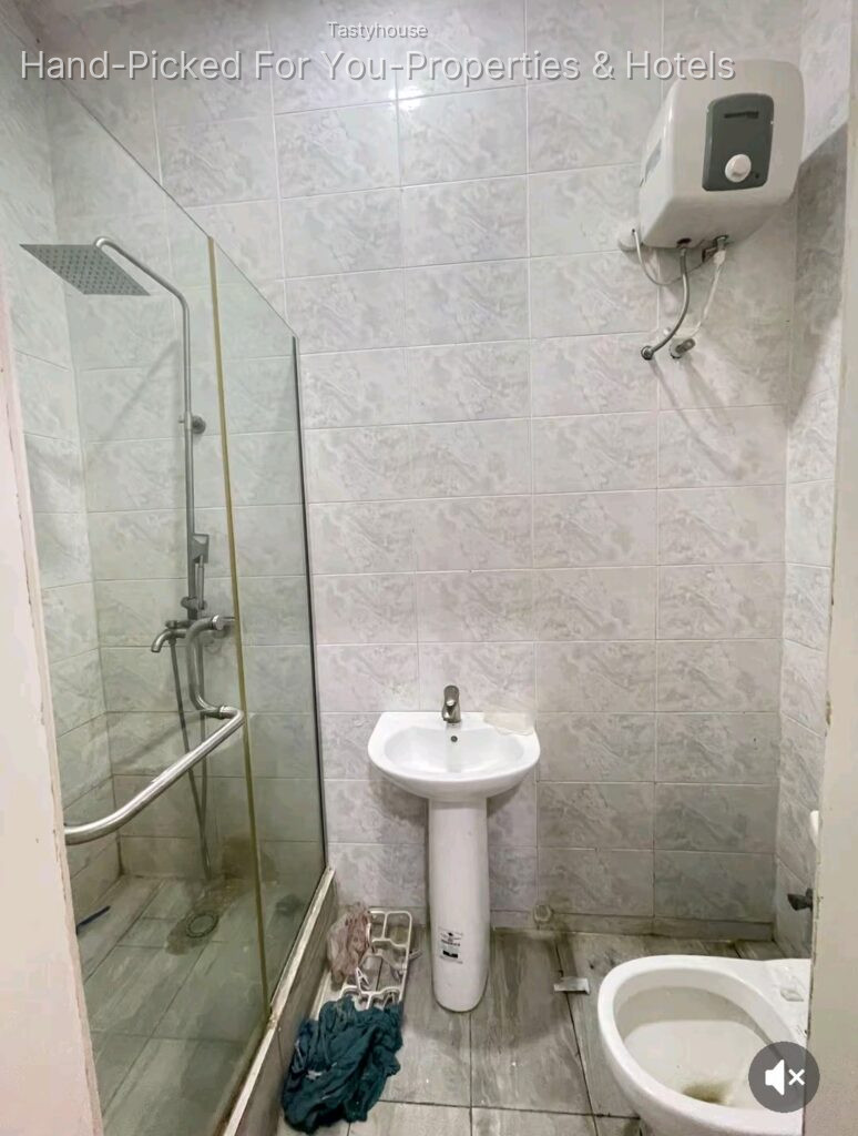 One bedroom and Parlour