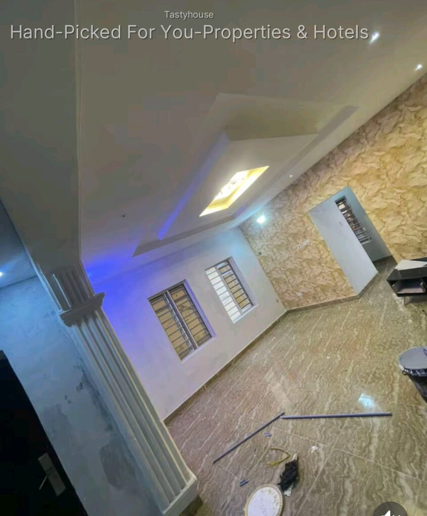 4 BEDROOM DUPLEX