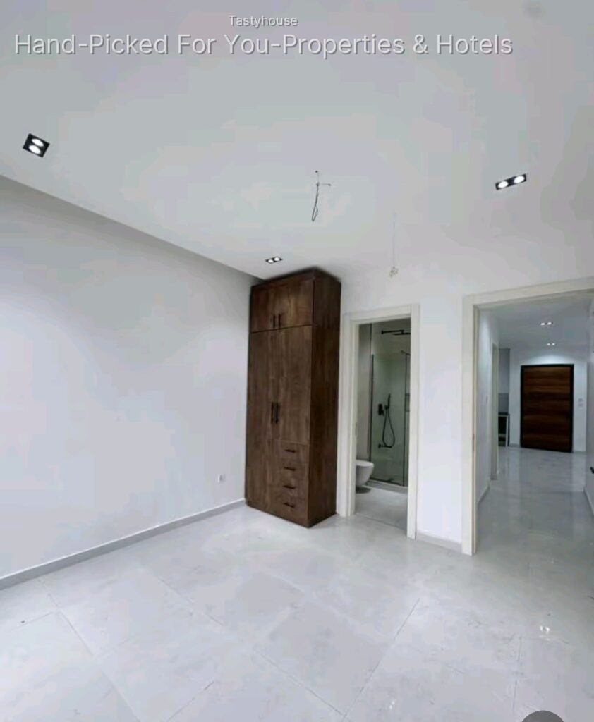 4 BEDROOM DUPLEX