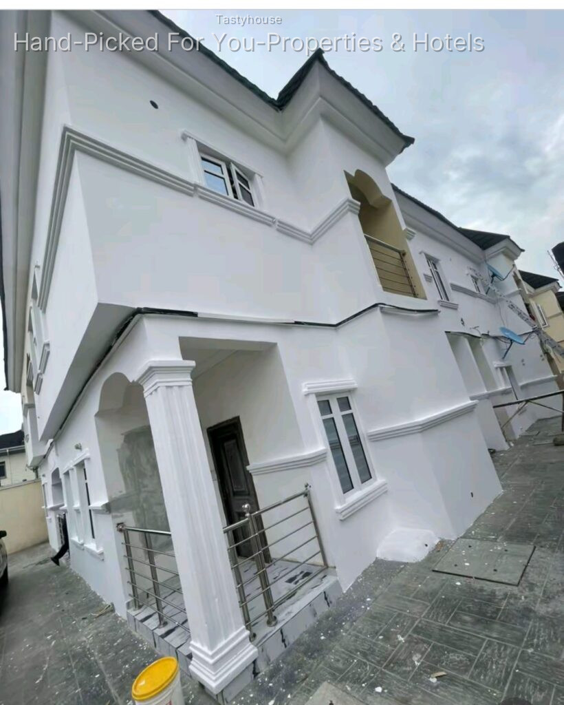 4 BEDROOM DUPLEX