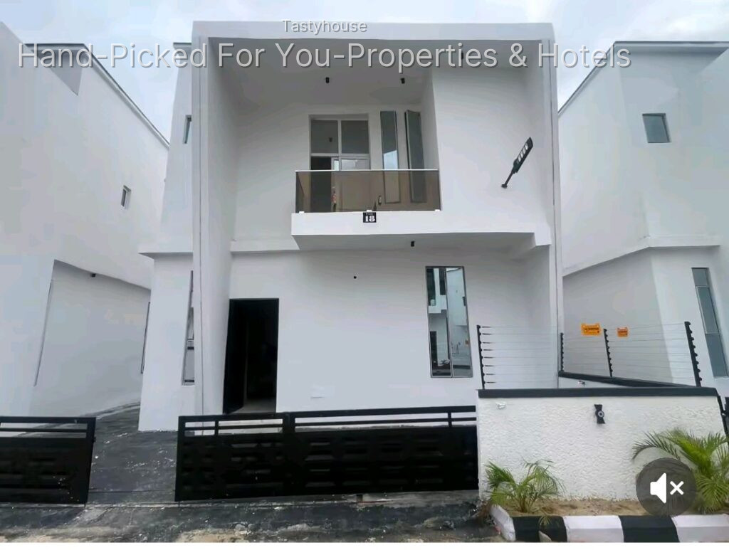 4 Bedroom Fully Detached House