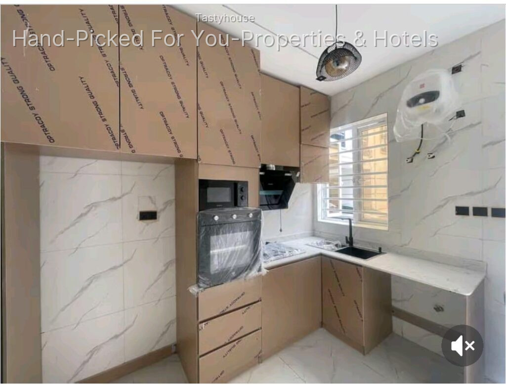 4 Bedroom Fully Detached House